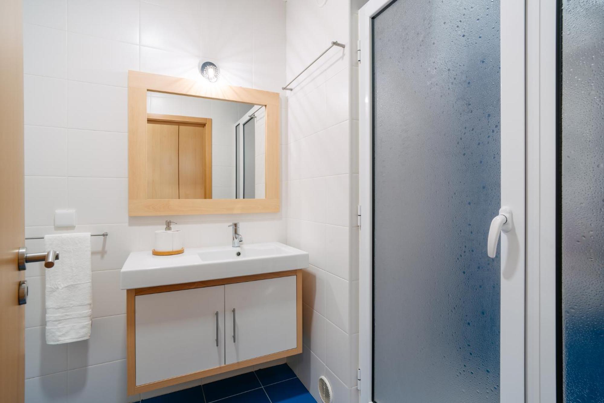 Amazing 3 Bedroom Apartment *